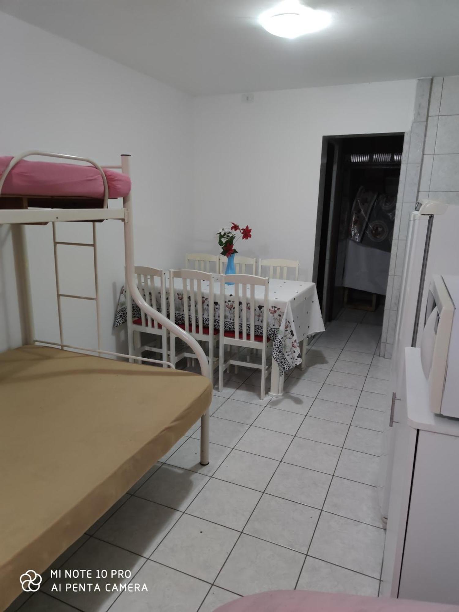 Villa Kitinete Em Matinhos Com Piscina Exterior foto