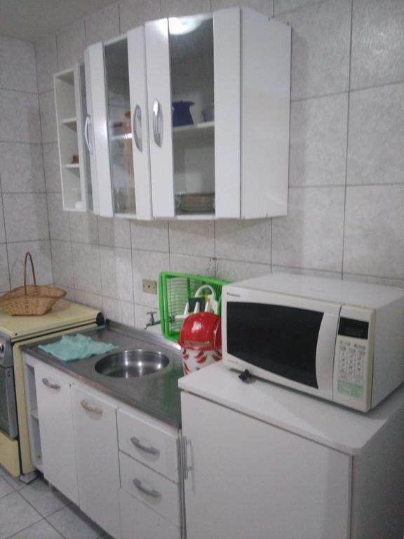Villa Kitinete Em Matinhos Com Piscina Exterior foto