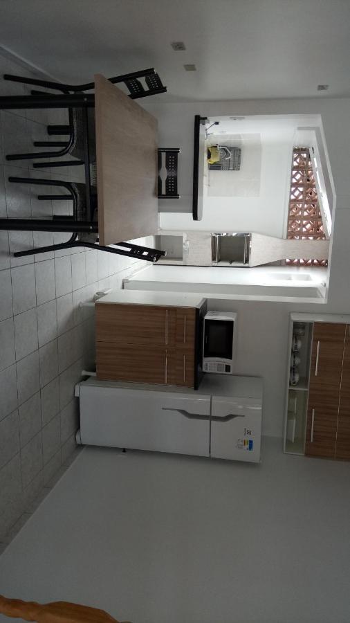 Villa Kitinete Em Matinhos Com Piscina Exterior foto